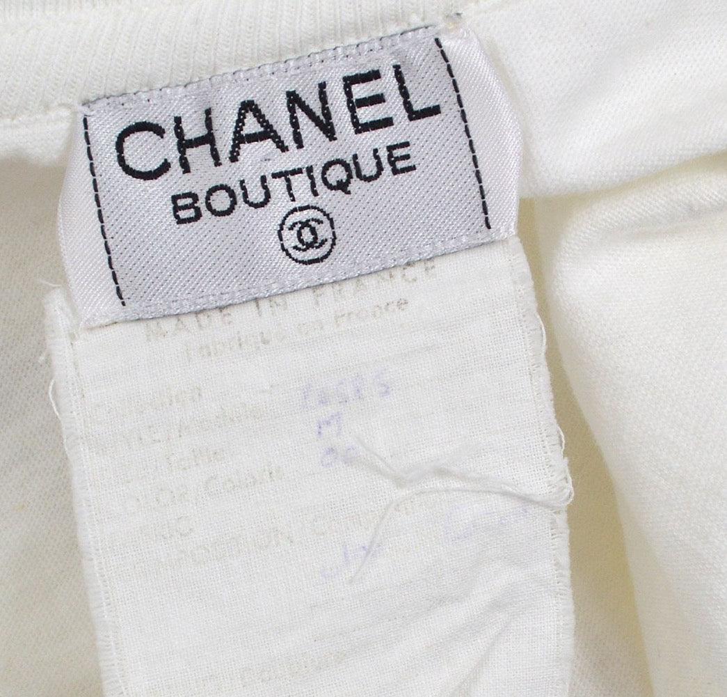 CHANEL CC Number 5 White and Black Cotton Women's Short Sleeve T-shirt In Good Condition For Sale In Chicago, IL
