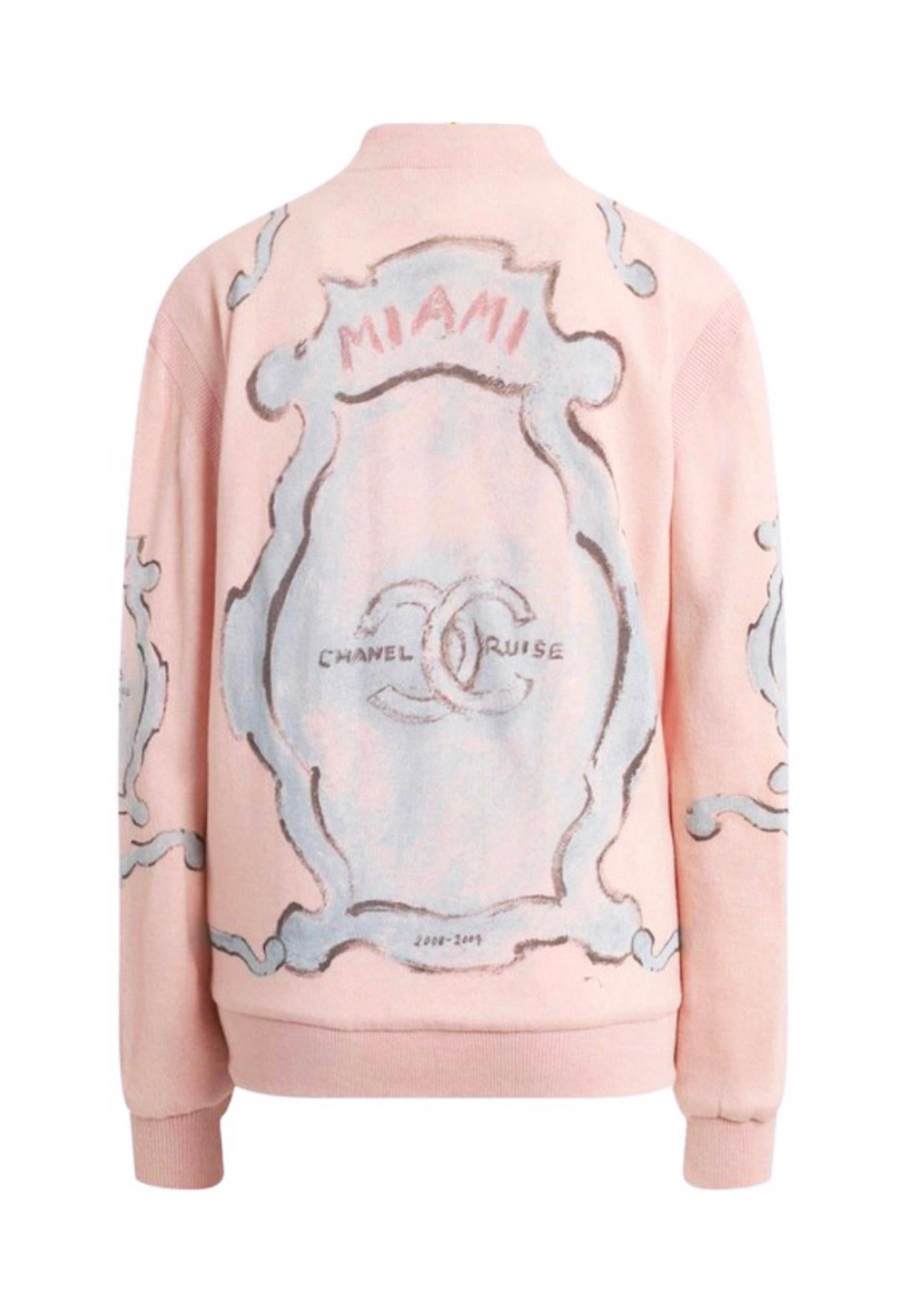 Rarest Chanel pastel pink cashmere bomber jacket from Runway of Paris / MIAMI Cruise Collection
- CC ''Chanel'' silver-tone buttons
- composition 100% cashmere
- CC logo lining
Size mark 36 FR. Condition is pristine, no pulls, no signs of wear