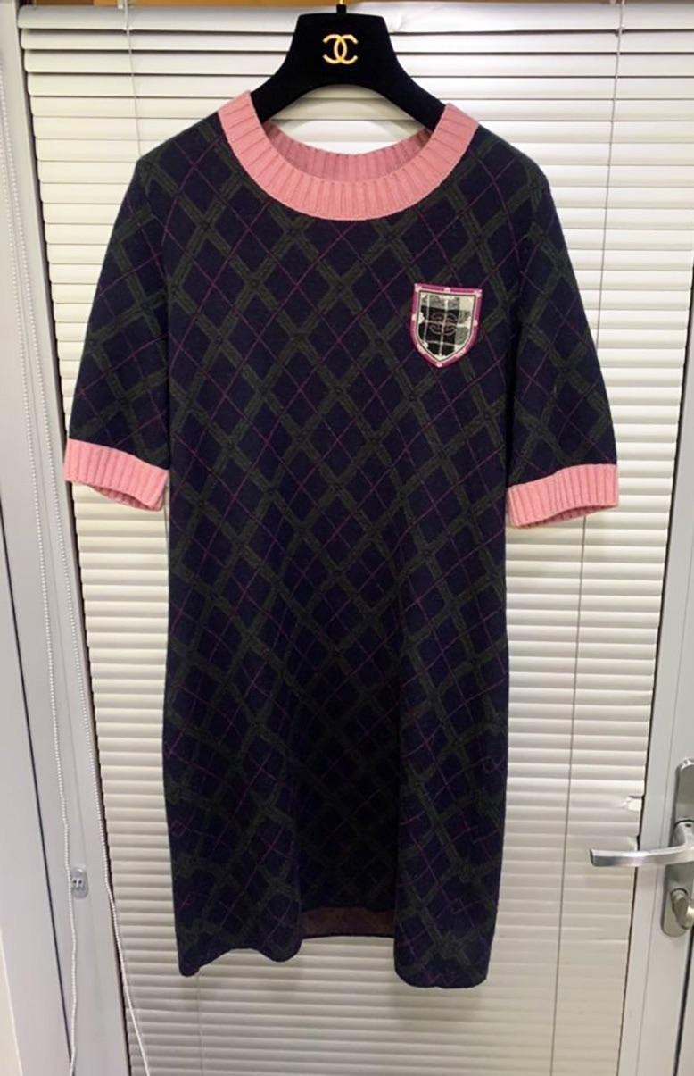 Chanel CC Patch Tartan Cashmere Dress In Excellent Condition In Dubai, AE