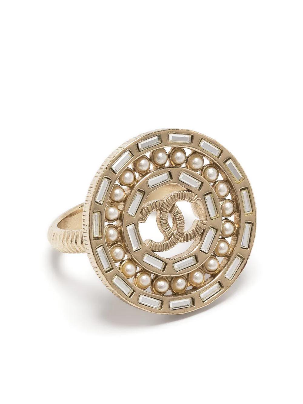 Chanel CC Pearl and Rhinestone-embellished Ring  In Excellent Condition In London, GB