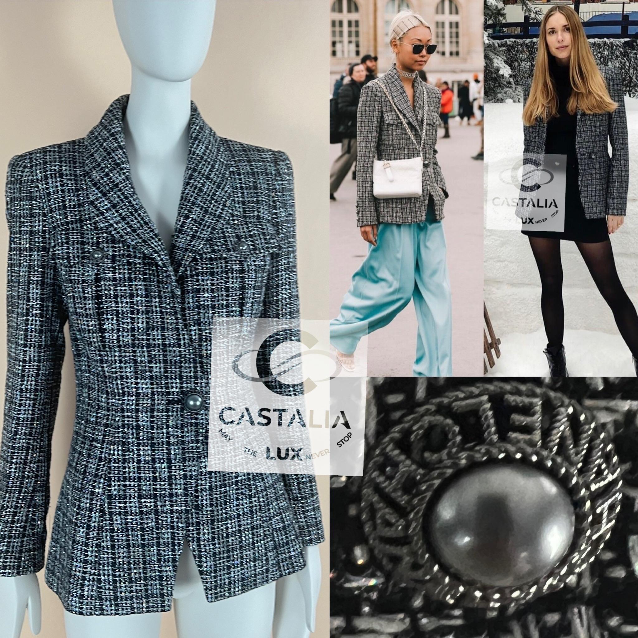 Chanel CC Pearl Buttons Black Shimmer Tweed Jacket 42 FR (Schwarz) im Angebot