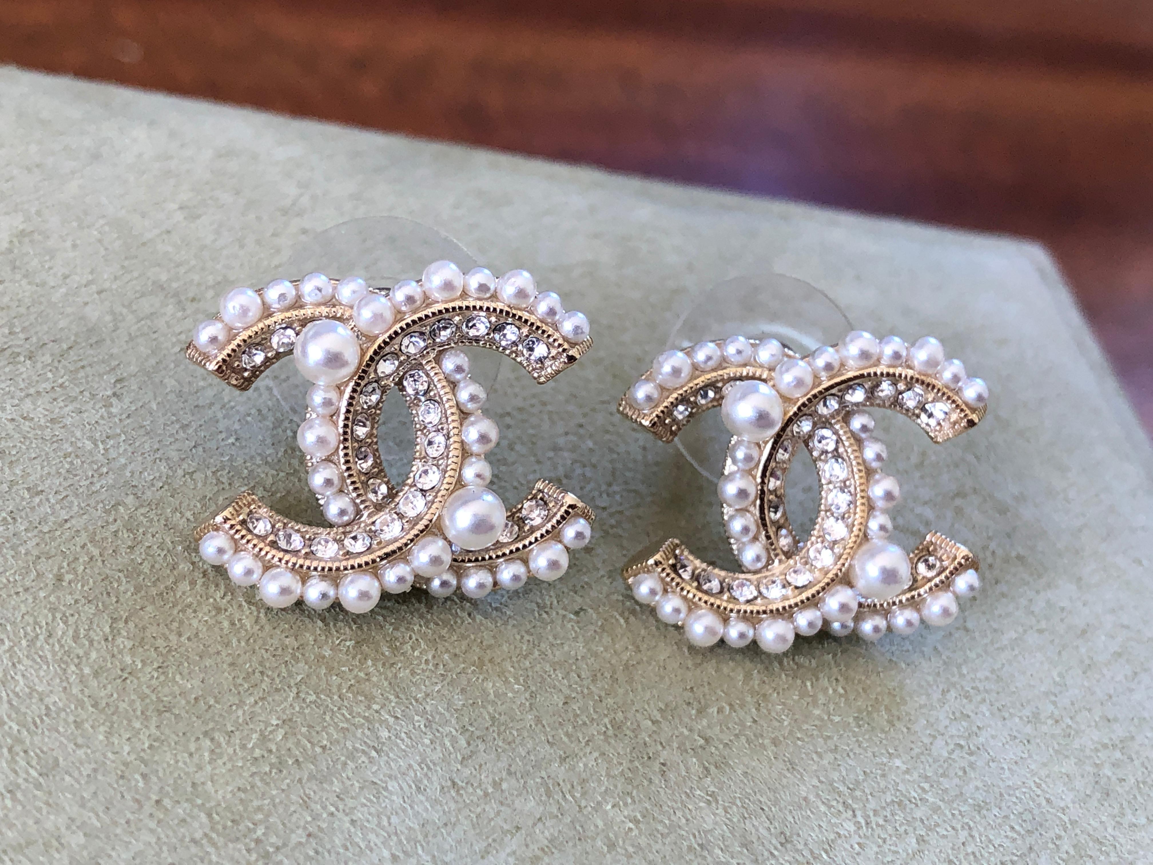 chanel pearl earrings