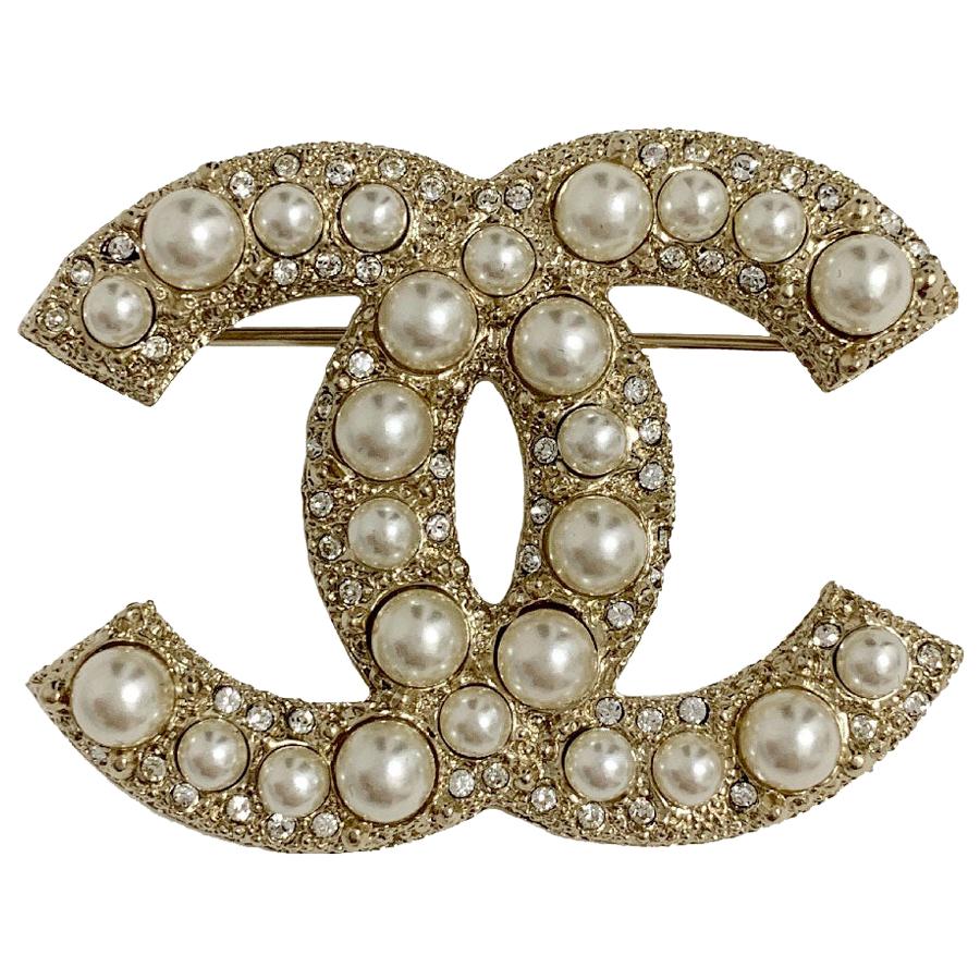 Chanel CC Pearly Brooch