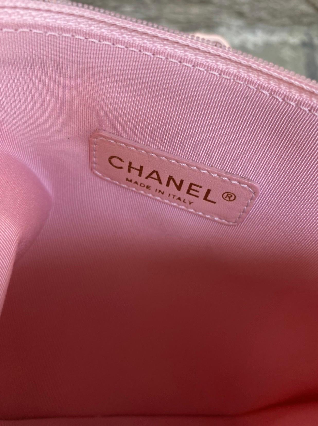 Chanel CC pink and transparent leather and pvc Shopping Bag. 3