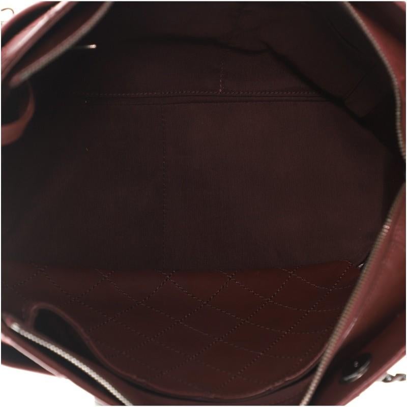 Chanel CC Tasche mit Reißverschluss und Kette Tote aus genähtem Kalbsleder Medium für Damen oder Herren