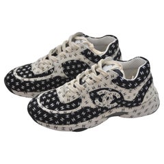 Chanel Zapatillas con estampado CC  NUEVO  Talla 39