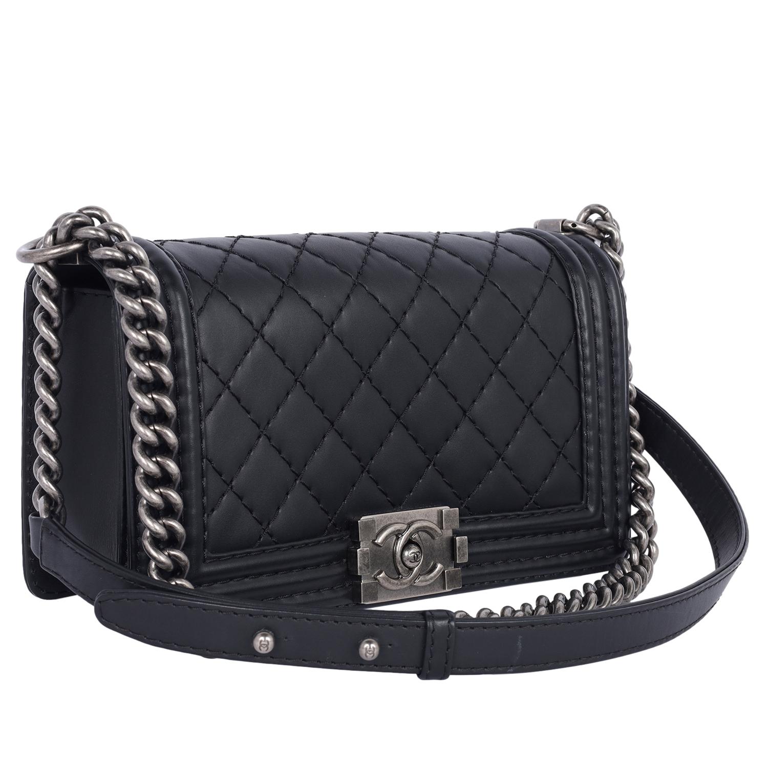 De las mujeres Chanel Bolso Boy de Piel Acolchado Negro Mediano Negro en venta