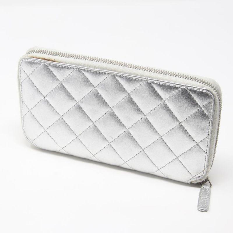 Chanel CC Quilted Leather Metallic Quilted Wallet CC-1029P-0015 In Good Condition For Sale In Downey, CA