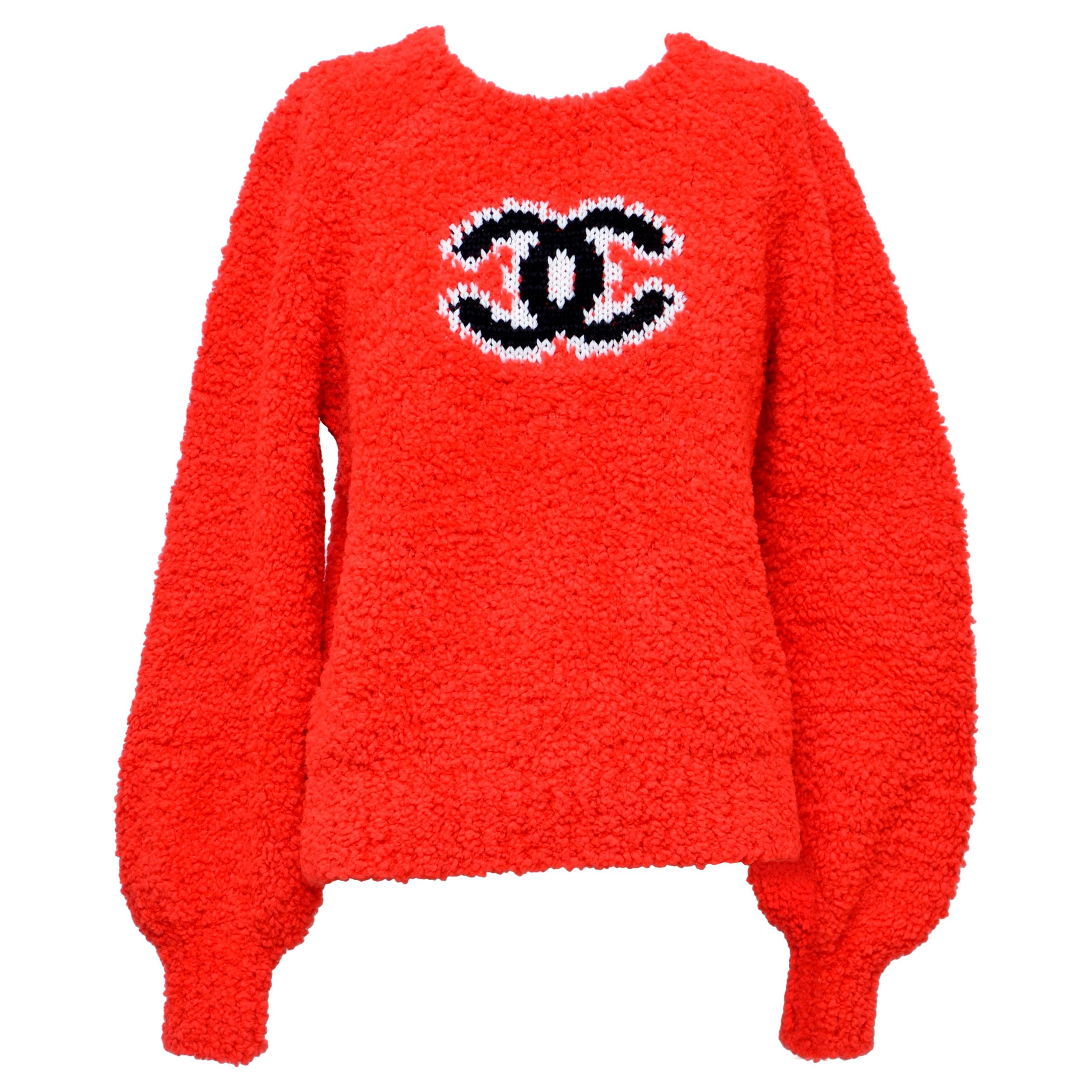 CHANEL CC Roter Teddy-Pullover NEU Größe 40FR bei 1stDibs