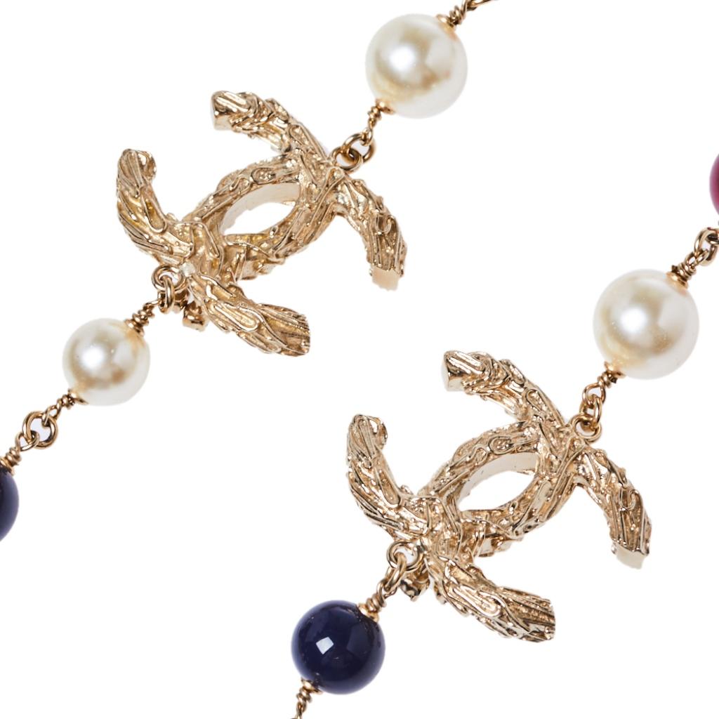 Chanel CC Resin Faux Pearl Gold Tone Long Necklace In Fair Condition In Dubai, Al Qouz 2