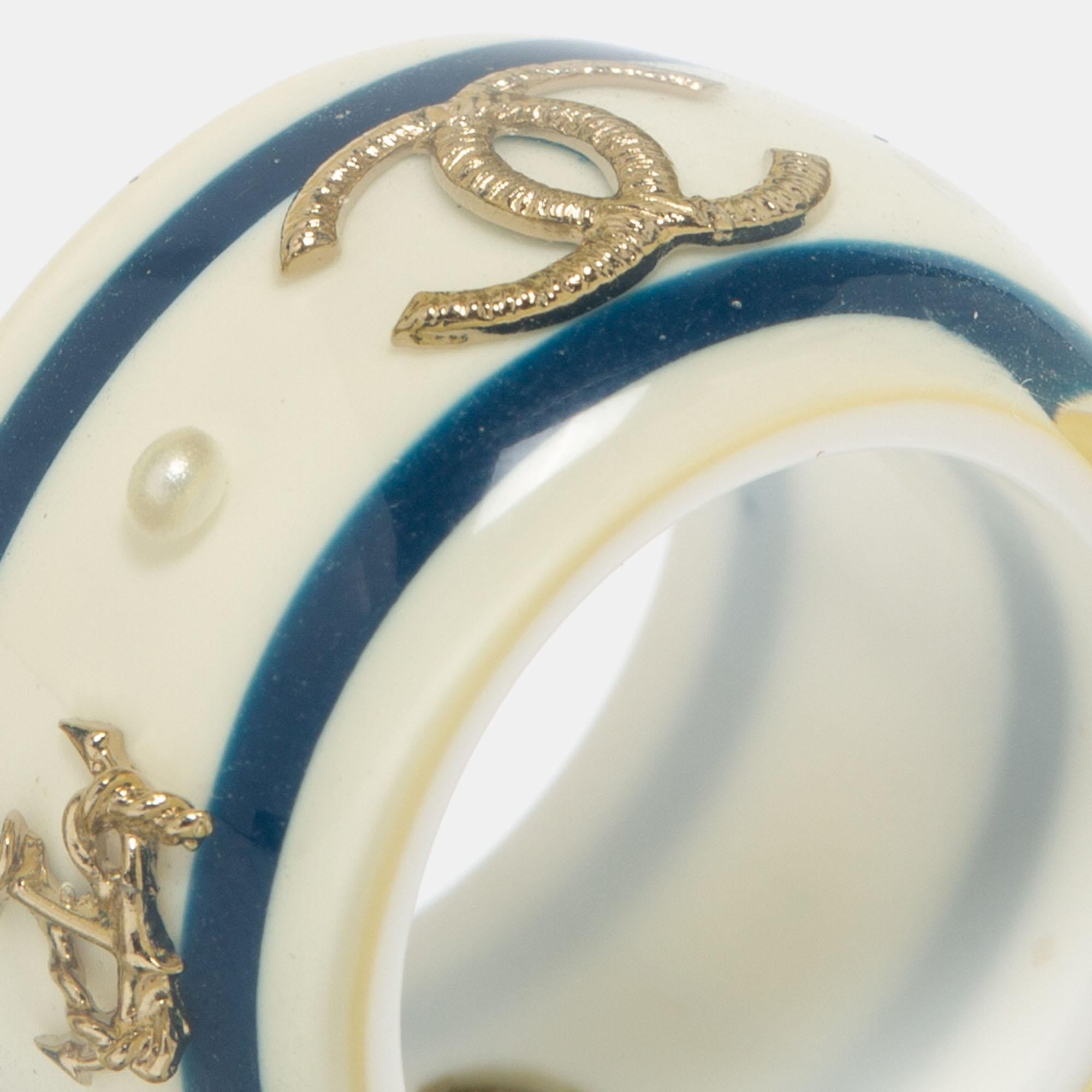 Chanel CC Resin Faux Pearl Gold Tone Metal Ring Size 53 In Good Condition In Dubai, Al Qouz 2
