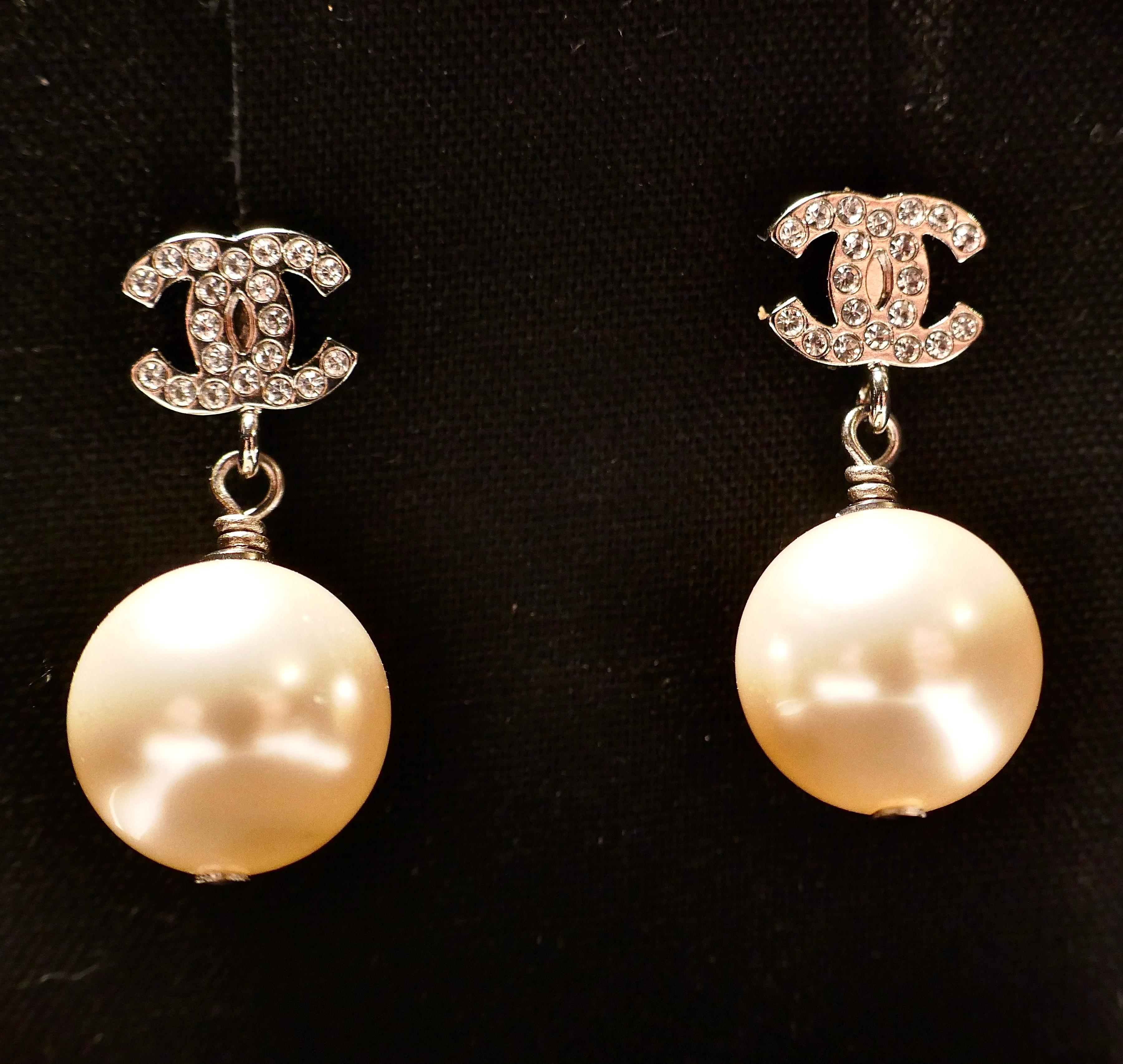 chanel big pearl earrings