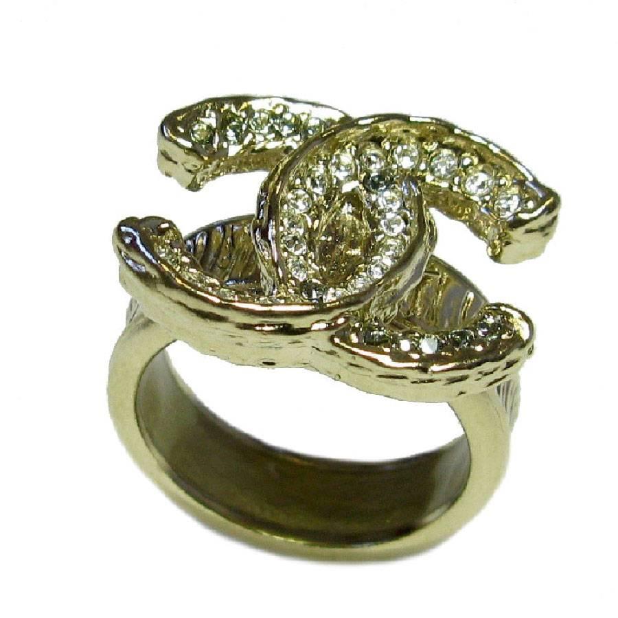 CHANEL CC Ring in Gilded Metal set with Rhinestones Size 54FR