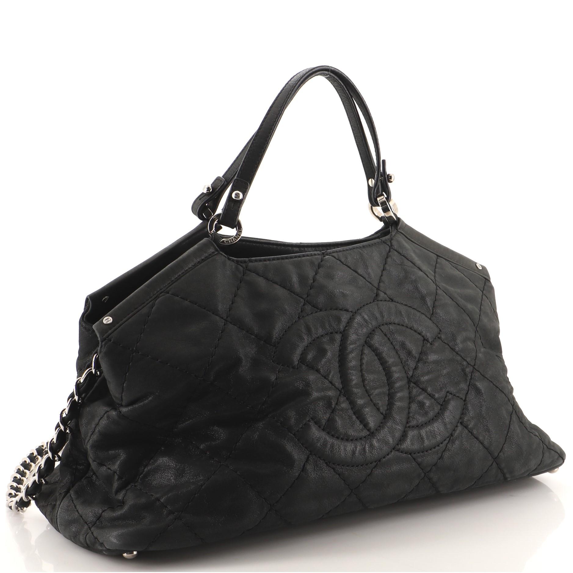 Nero Chanel CC Sea Hit Tote trapuntata in pelle di vitello iridescente Small