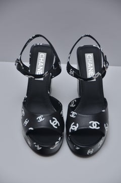 Chanel CC Shoes Platforms NEW Size 40