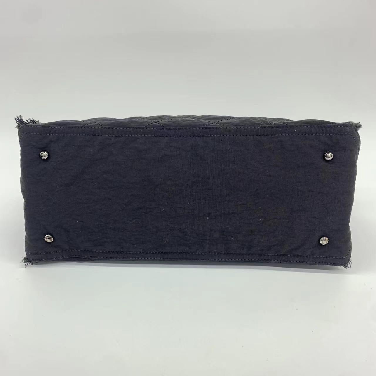 Women's Chanel CC Shopping Tote Medium Blue For Sale