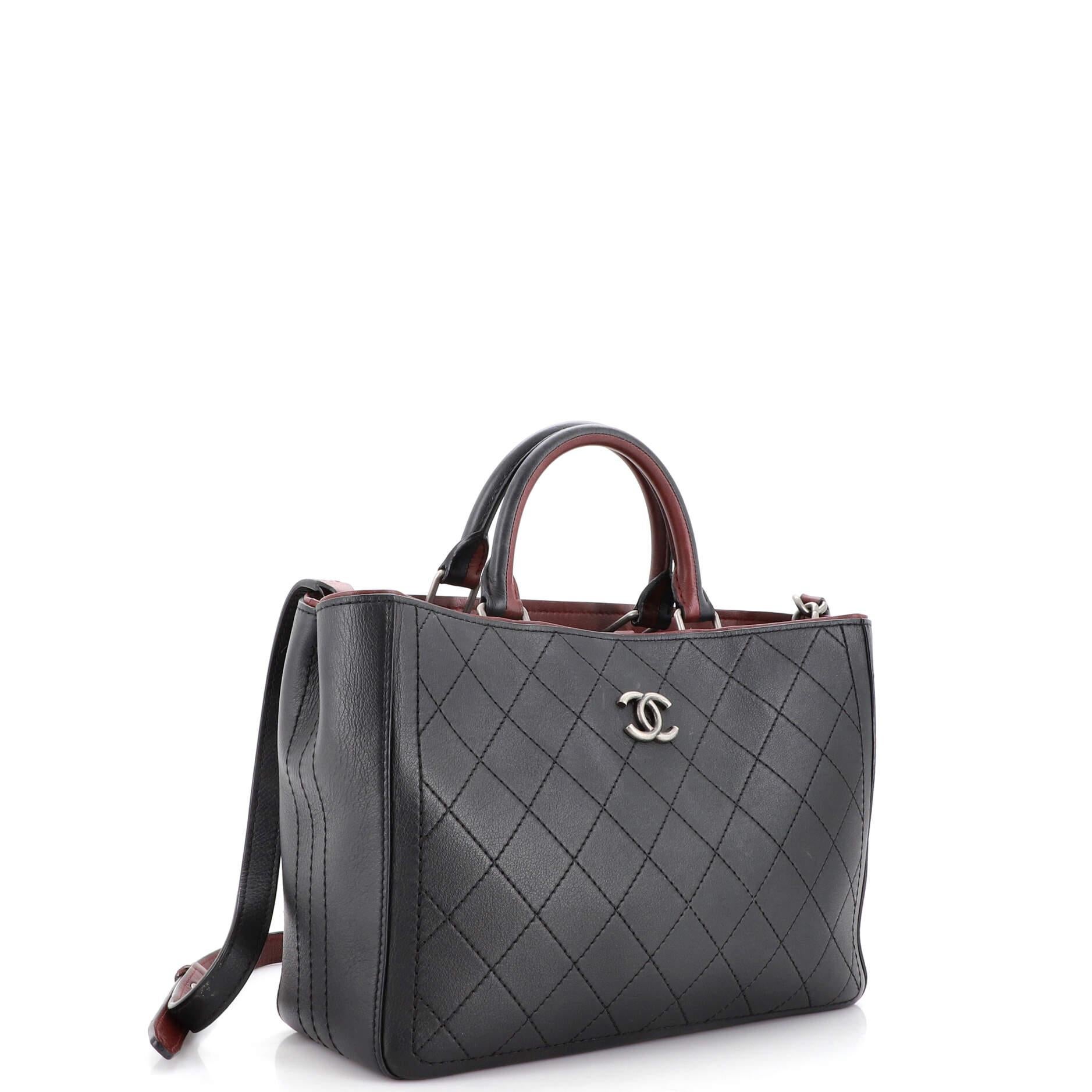 Condition: Great. Wear on strap and in interior, scratches on hardware.
Accessories: With Strap
Measurements: Height 8.5