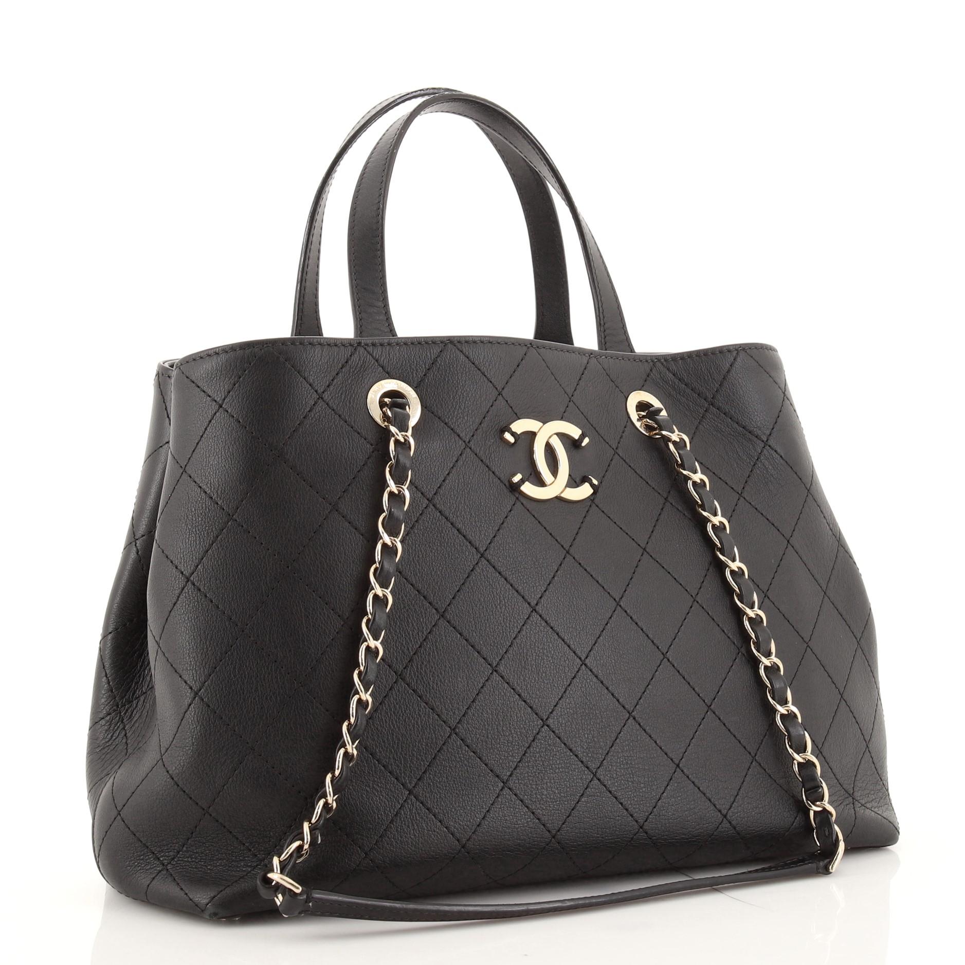 Chanel cc shopping tote hotsell