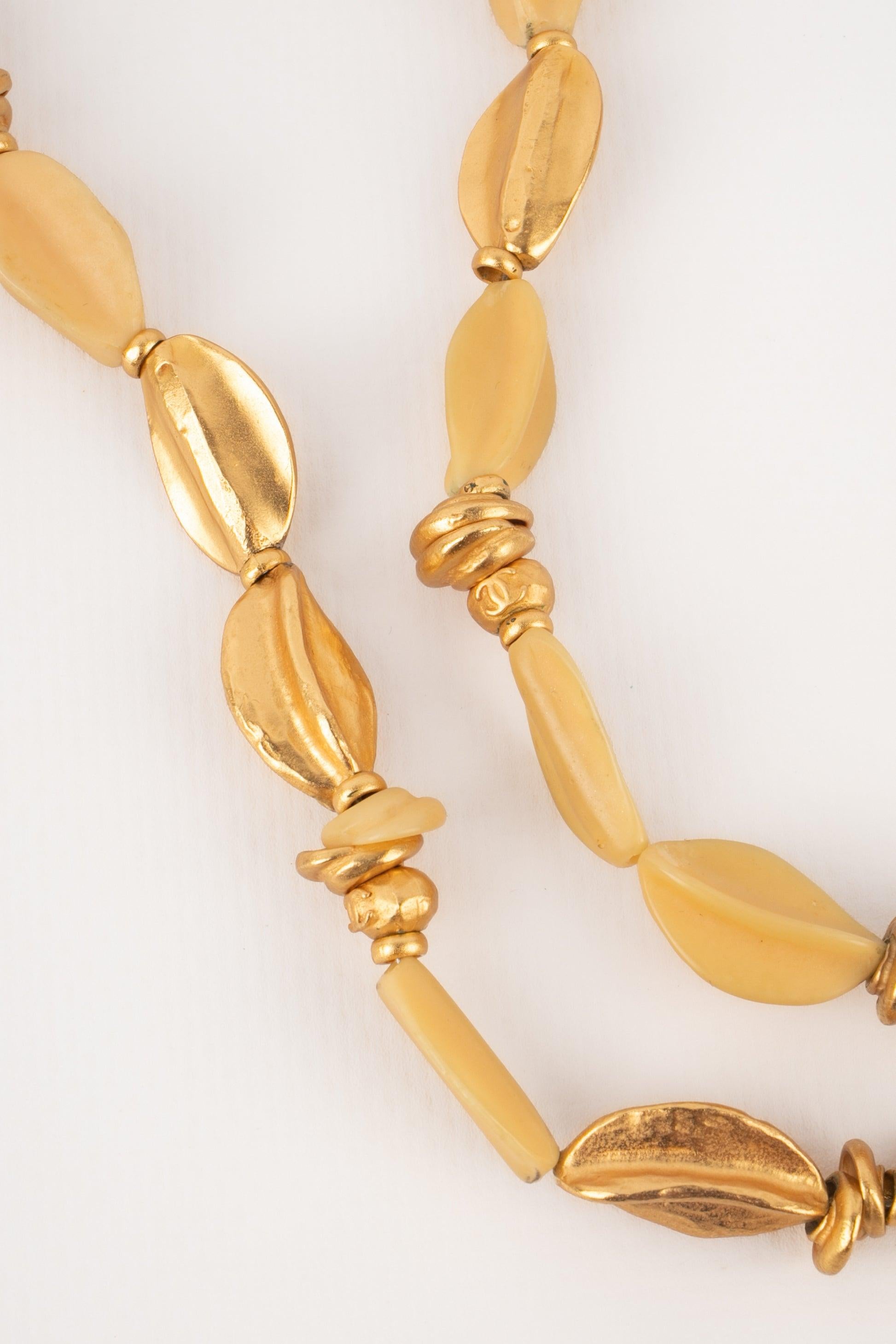 Chanel CC Short Golden Metal and Resin Necklace, 2000 For Sale 1