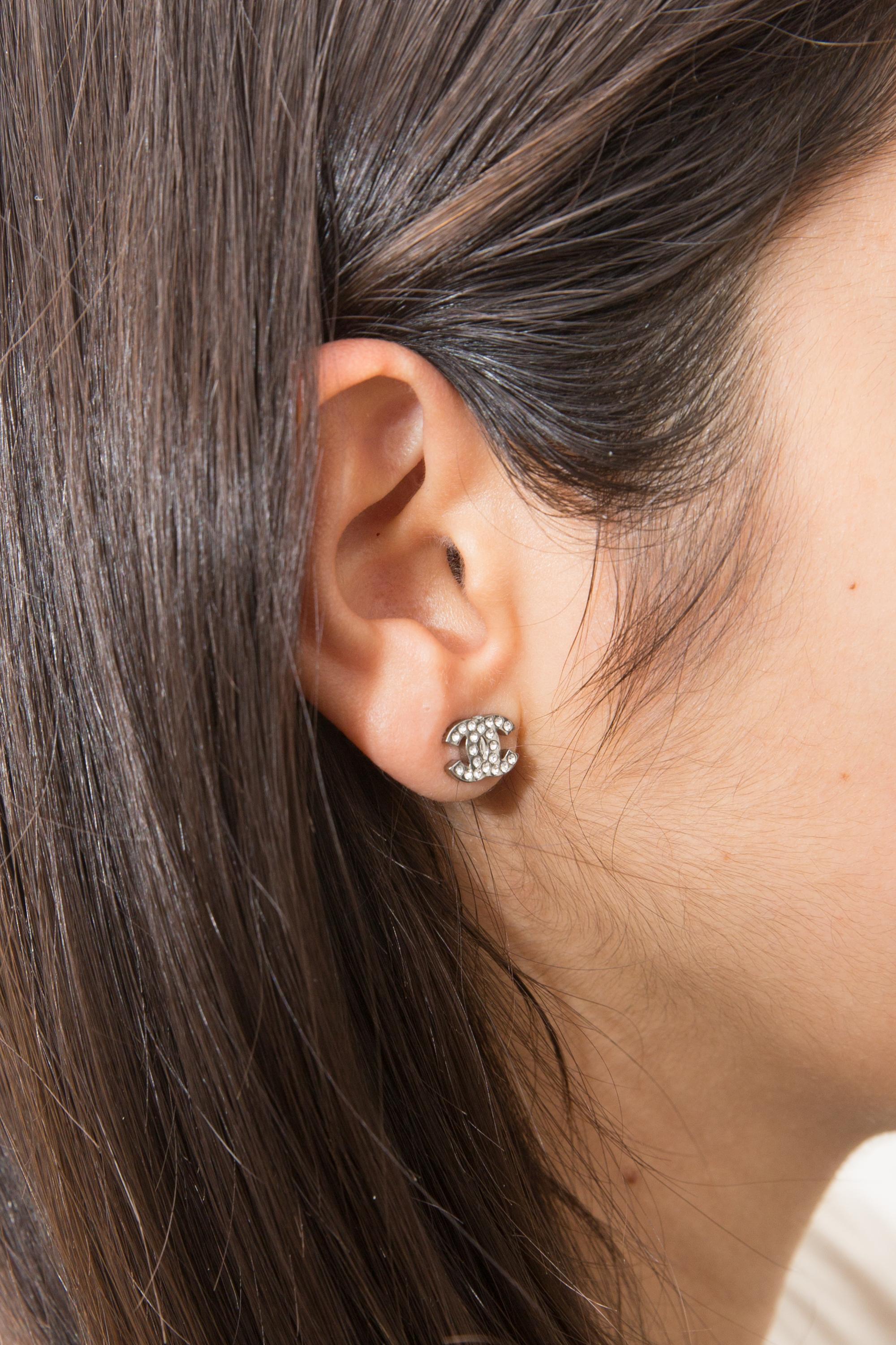 Chanel CC Silver Tone Strass Mini Size Earrings In Excellent Condition For Sale In Paris, FR