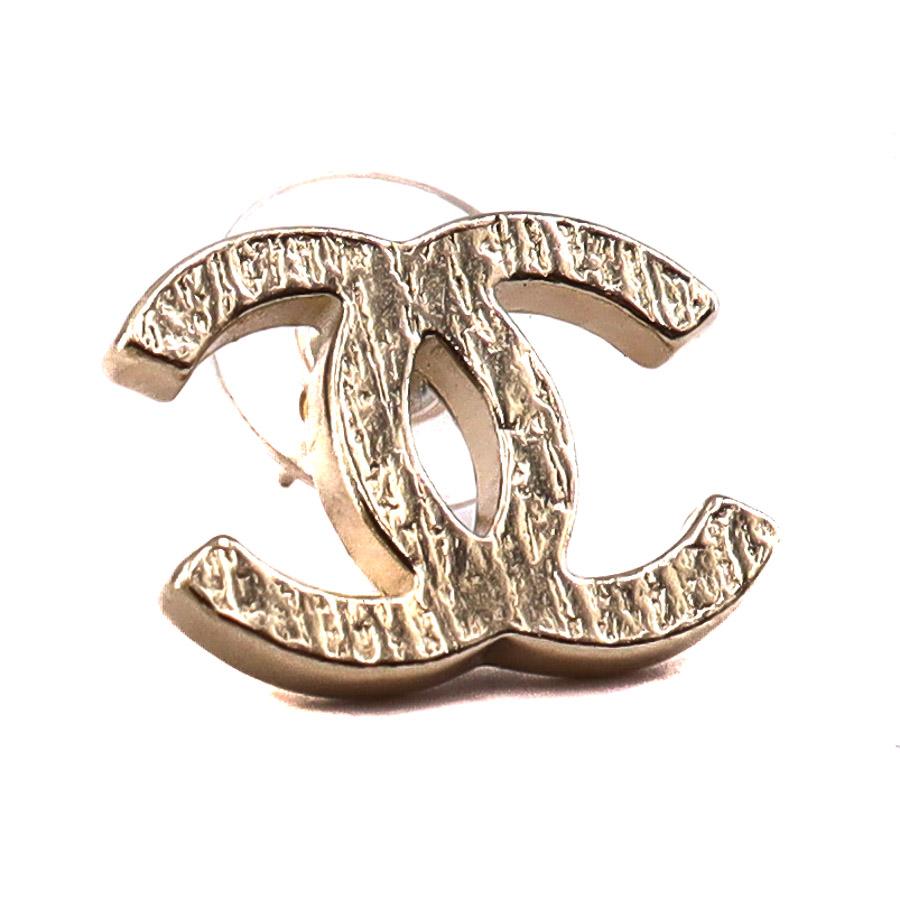 CHANEL CC Stud Earrings In New Condition In Paris, FR