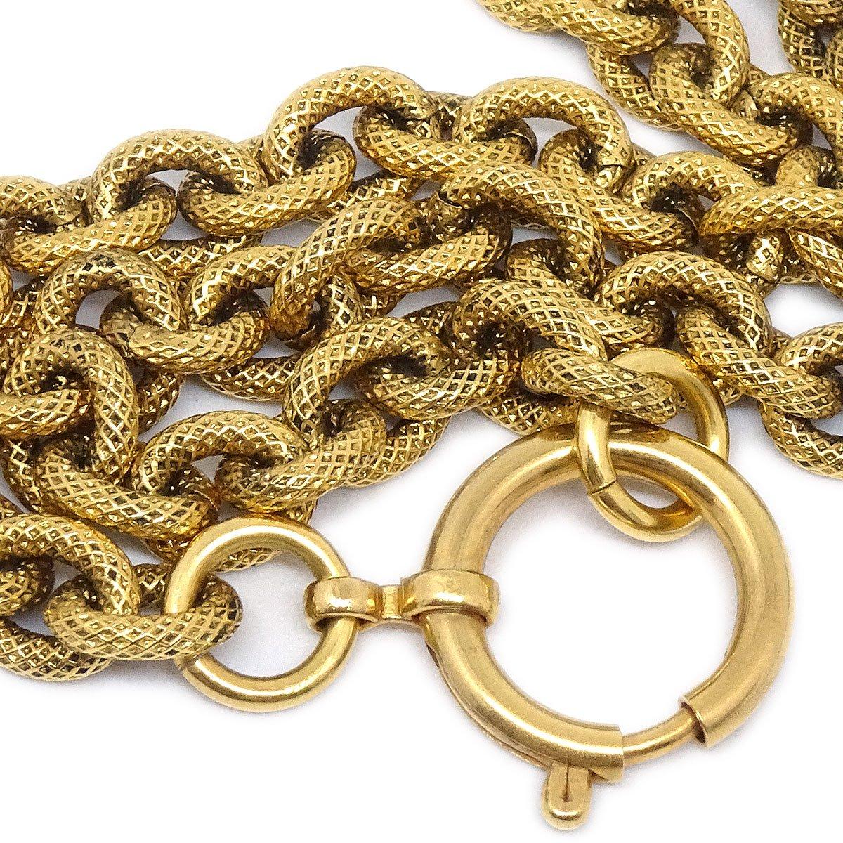 CHANEL CC Tassel Textured Gold Metal Charm Chain Link Necklace In Good Condition For Sale In Chicago, IL
