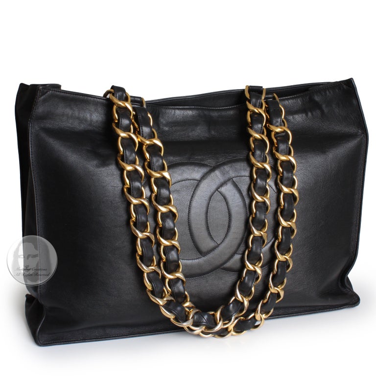 Chanel CC Tote Bag Black Lambskin Gold Chain Vintage 1990s Large Shoulder Bag  For Sale at 1stDibs