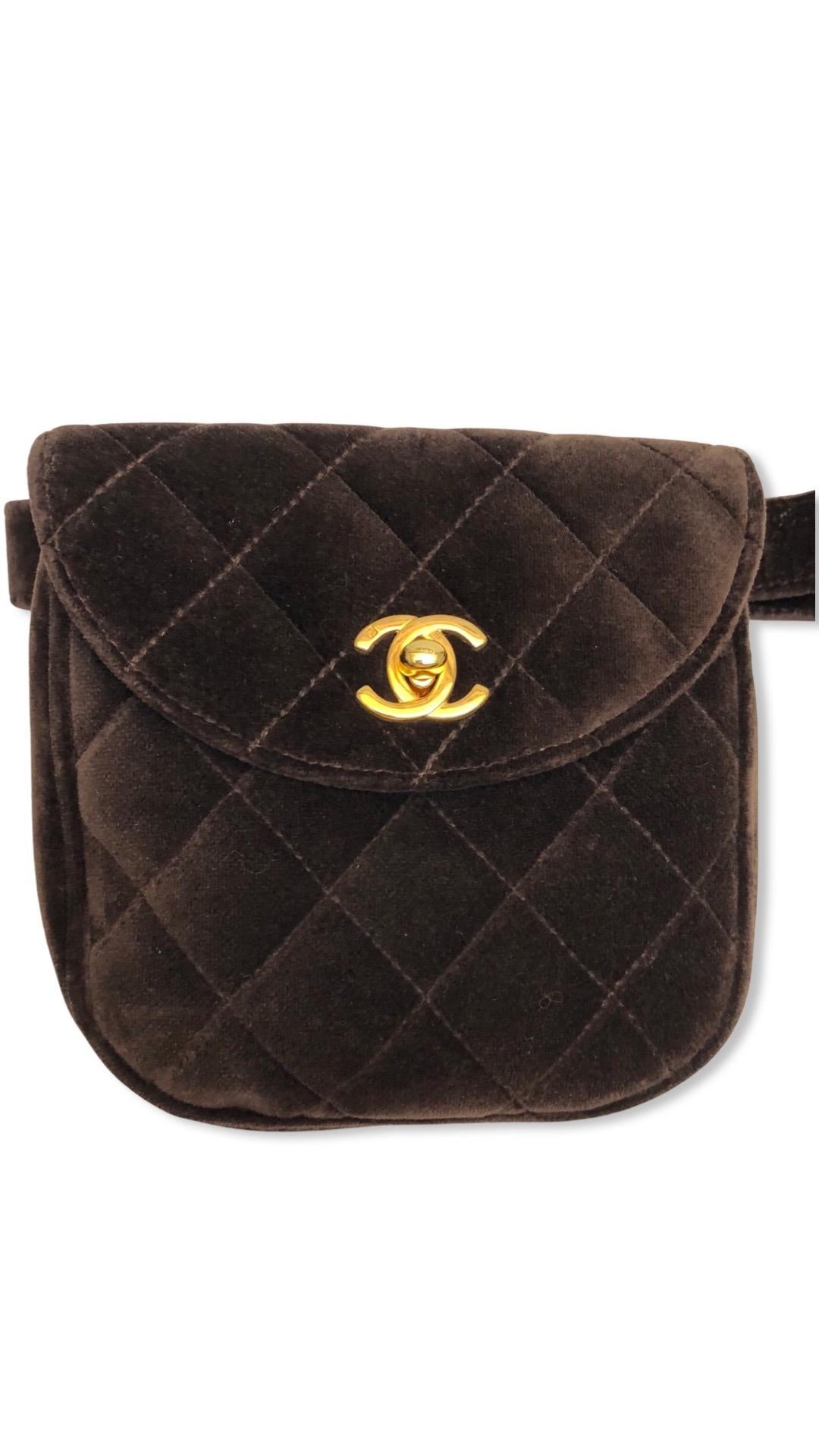 Black Chanel CC turn-lock brown velvet quilted flap belt bag For Sale