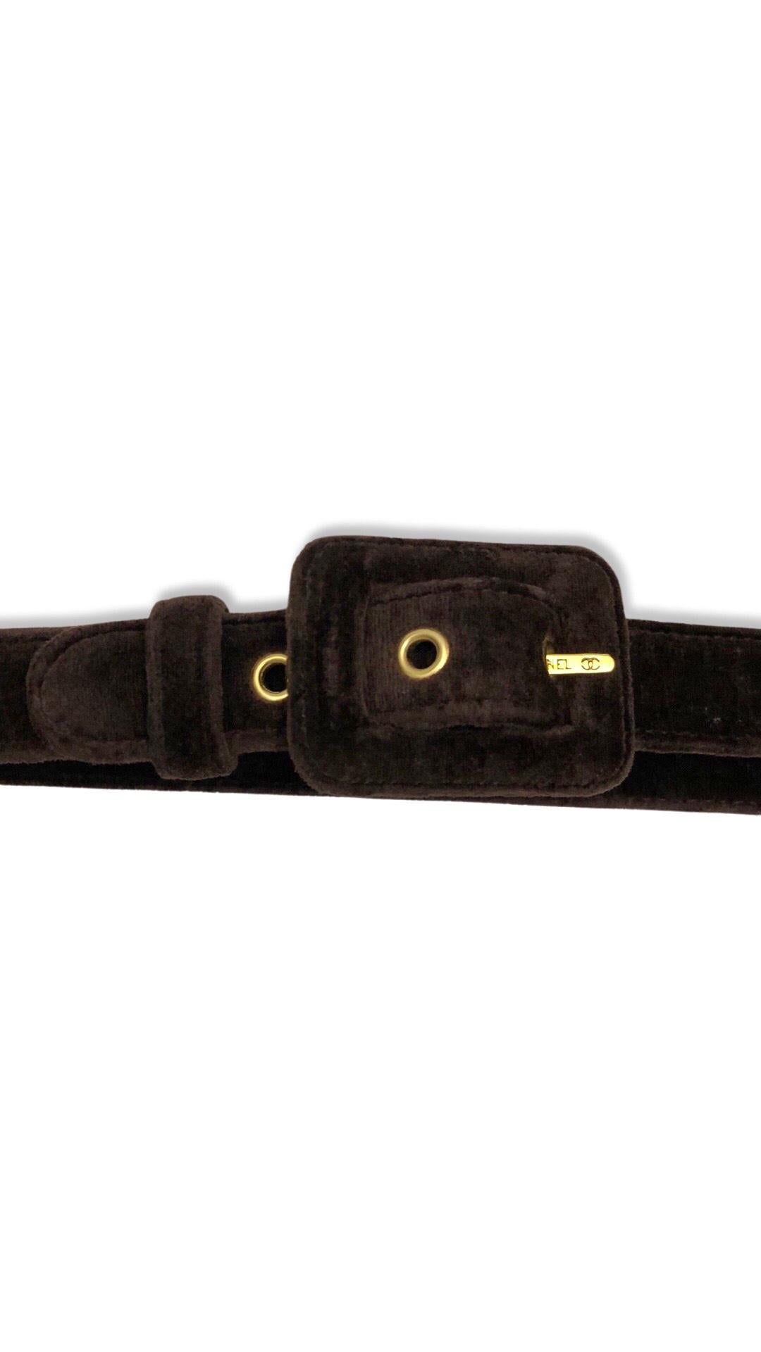 Chanel CC turn-lock brown velvet quilted flap belt bag In Good Condition For Sale In Sheung Wan, HK