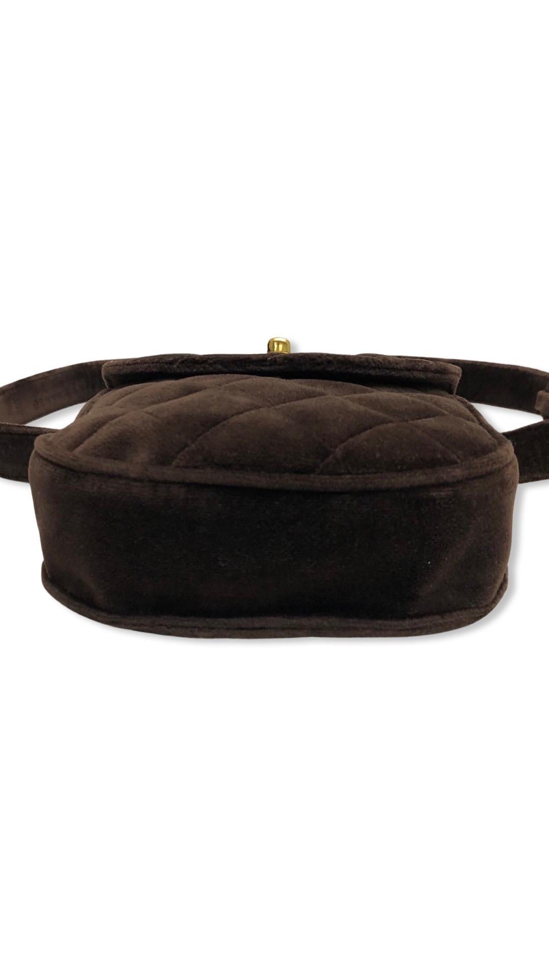 Chanel CC turn-lock brown velvet quilted flap belt bag For Sale 1
