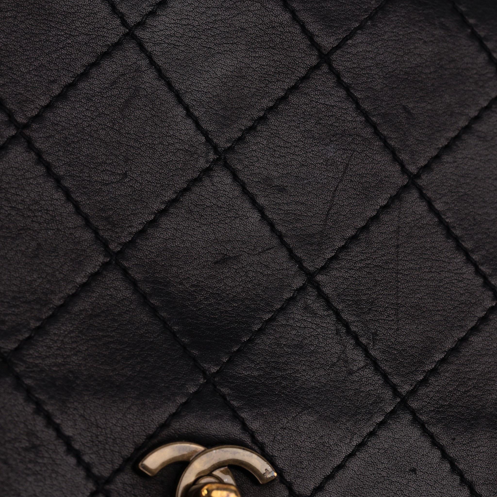 Chanel 'CC' Turn-Lock Diamond Quilted Leather Vintage Bag For Sale 8