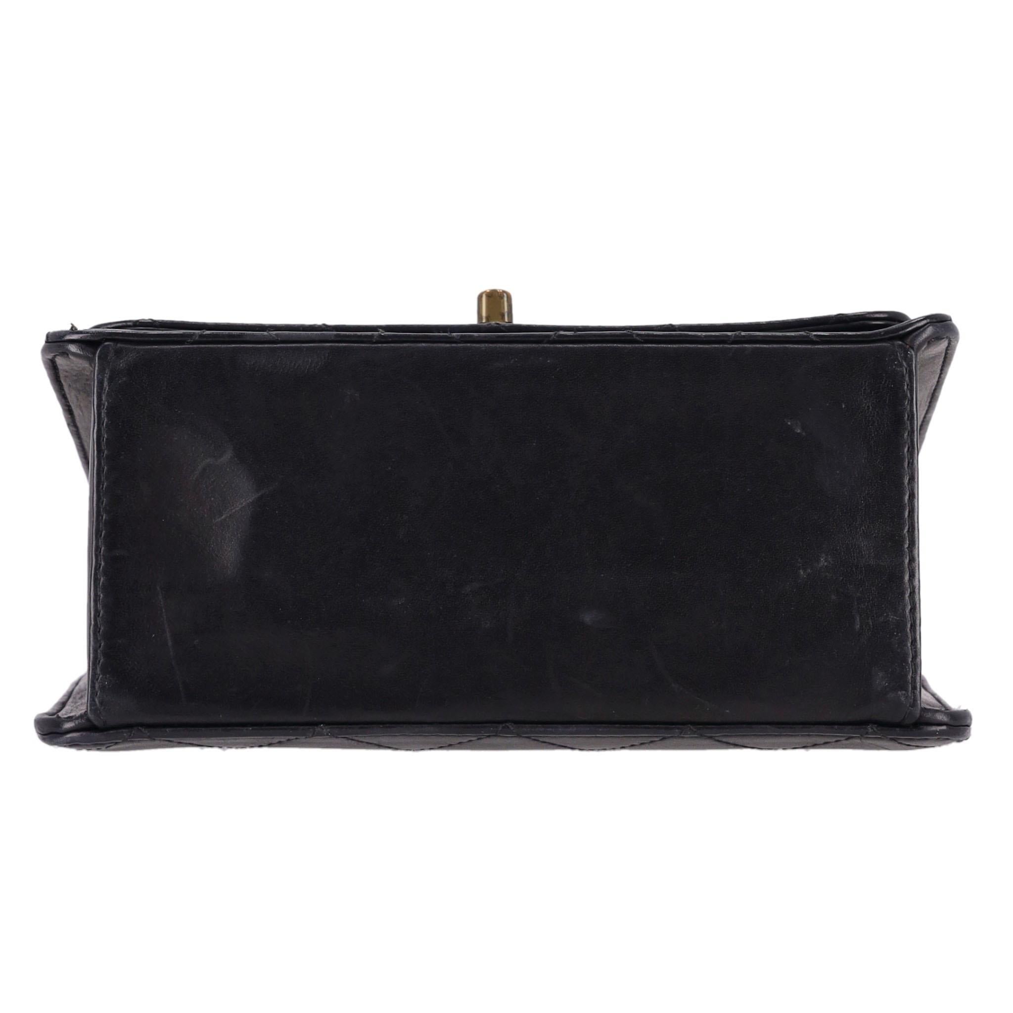 Chanel 'CC' Turn-Lock Diamond Quilted Leather Vintage Bag In Good Condition For Sale In London, GB