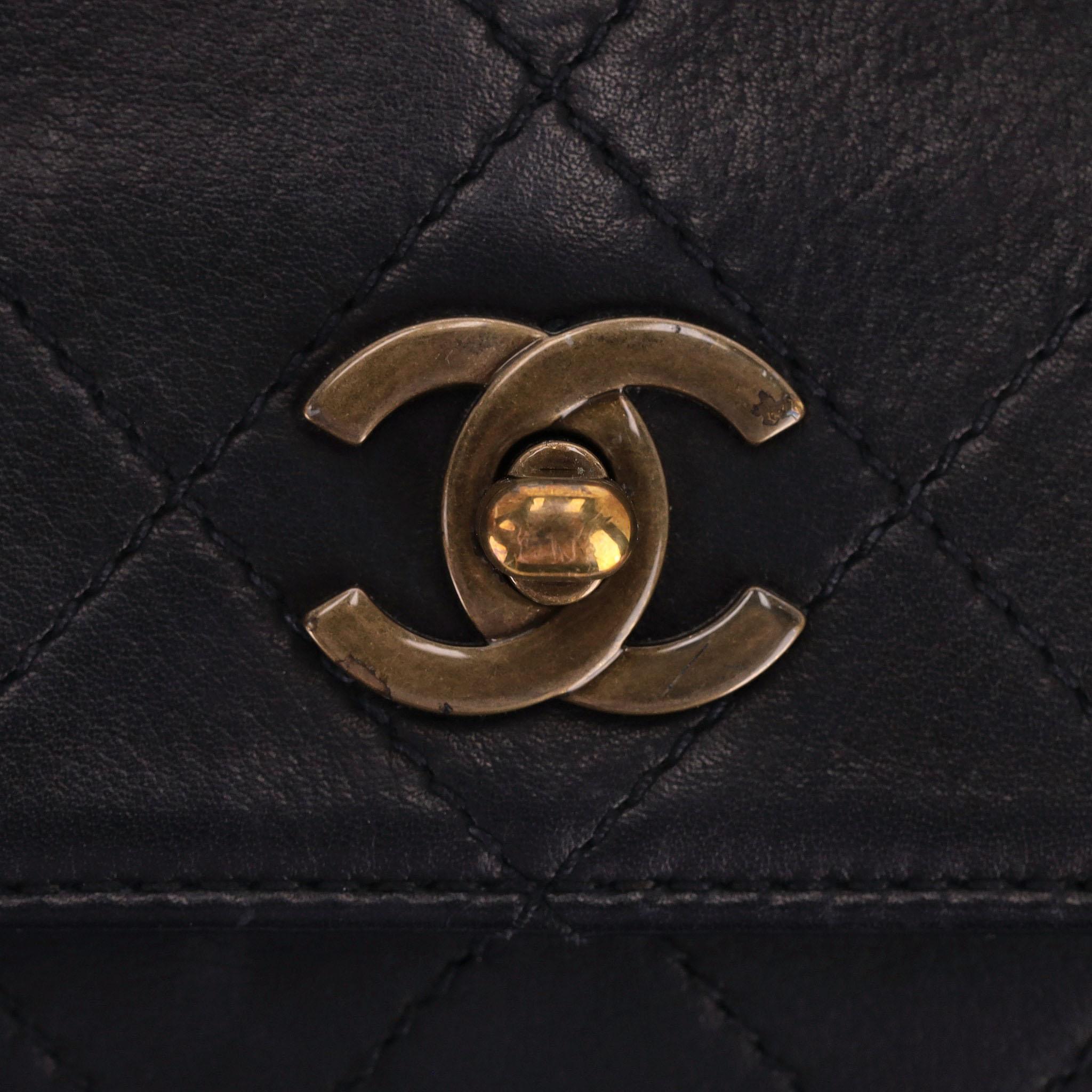 Chanel 'CC' Turn-Lock Diamond Quilted Leather Vintage Bag For Sale 2