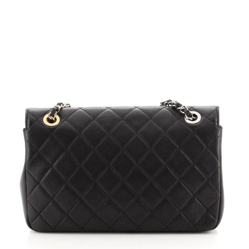 Chanel CC Turn & Lock Klappentasche aus gestepptem Kalbsleder Klein (Schwarz)