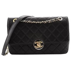 Chanel CC Turn & Lock Klappentasche aus gestepptem Kalbsleder Klein