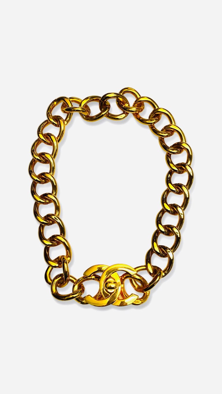 Women's or Men's Chanel CC Turn-Lock Gold Hardware Chain Necklace  For Sale