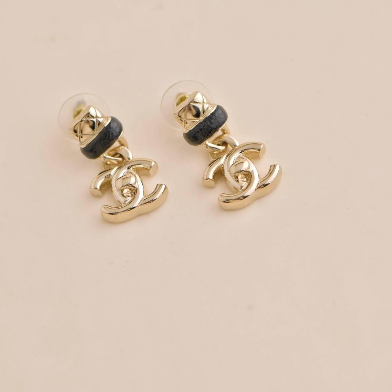 Women's Chanel CC Turn Lock Pendant Drop Earrings For Sale