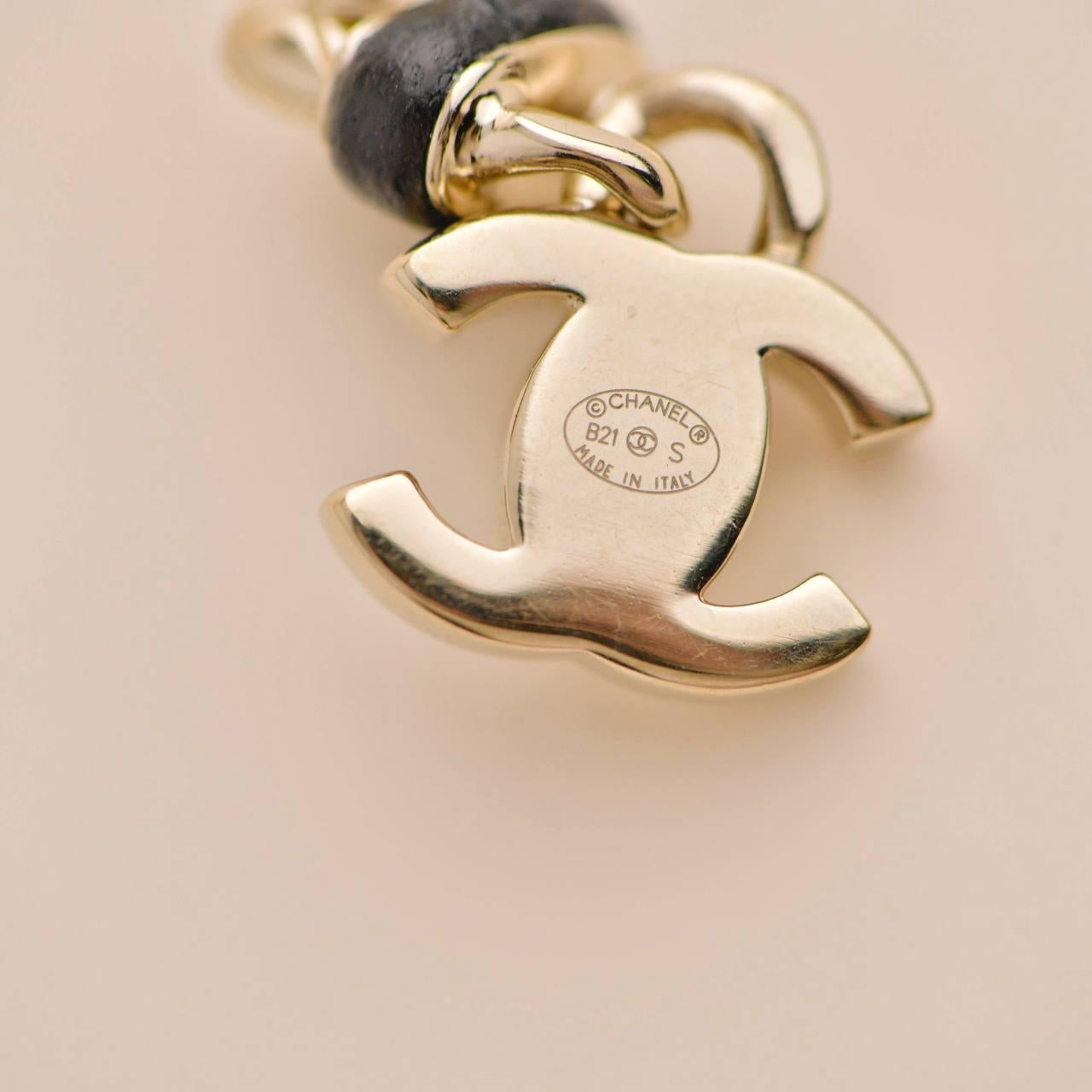 Chanel CC Turn Lock Pendant Drop Earrings For Sale 3