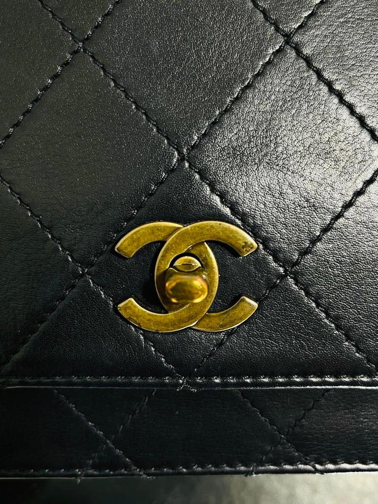 Chanel 'CC' Turn-Lock Vintage Leather Bag For Sale 4