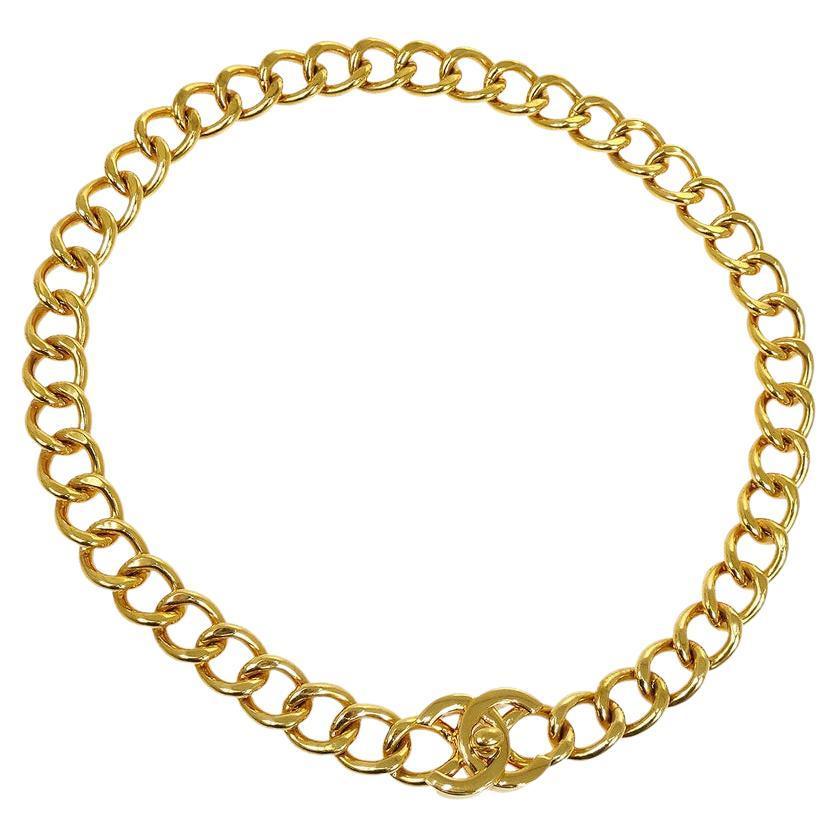 CHANEL CC Turnlock Gold Metal Chain Link Necklace For Sale