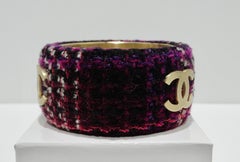 Chanel - Manchette en tweed CC