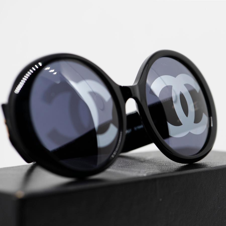 CHANEL CC Vintage Black Sunglasses 1