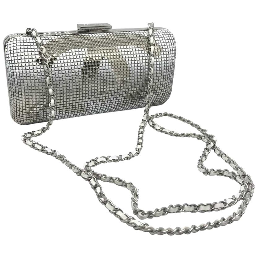 CHANEL CC Weiße und silberne Minaudière 