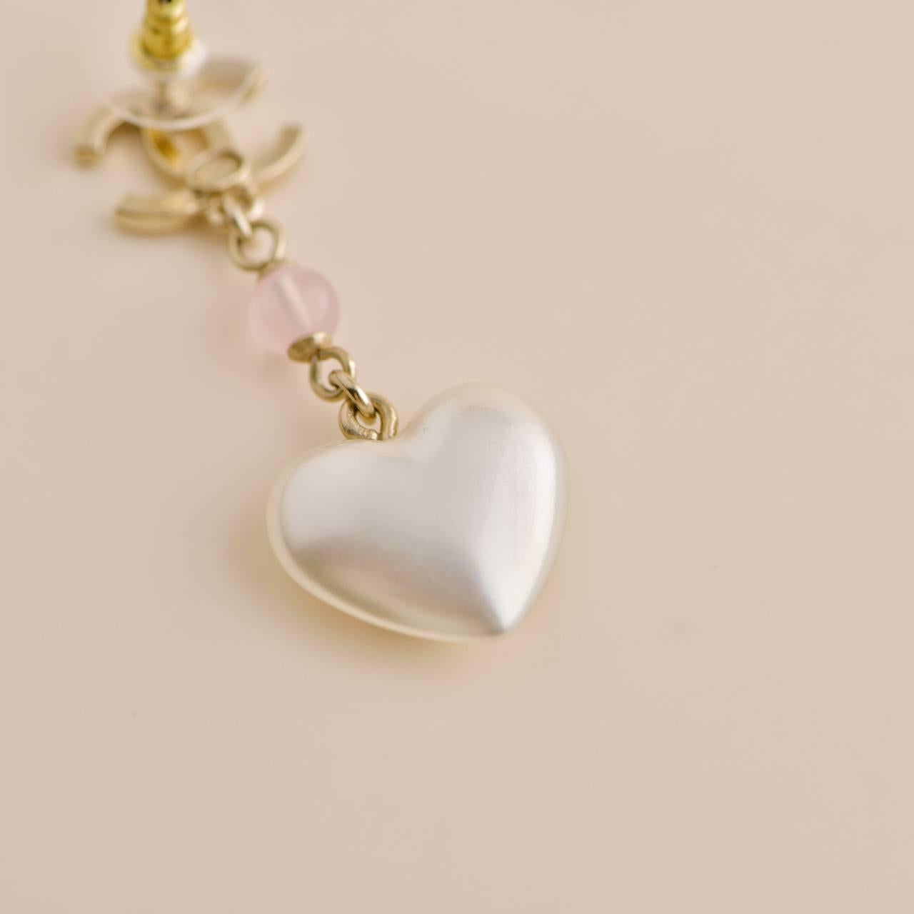 Chanel CC White Heart Faux Pearl Pendant Drop Earrings For Sale 3