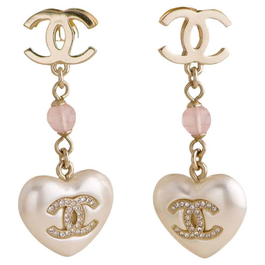 Chanel CC White Heart Faux Pearl Pendant Drop Earrings For Sale