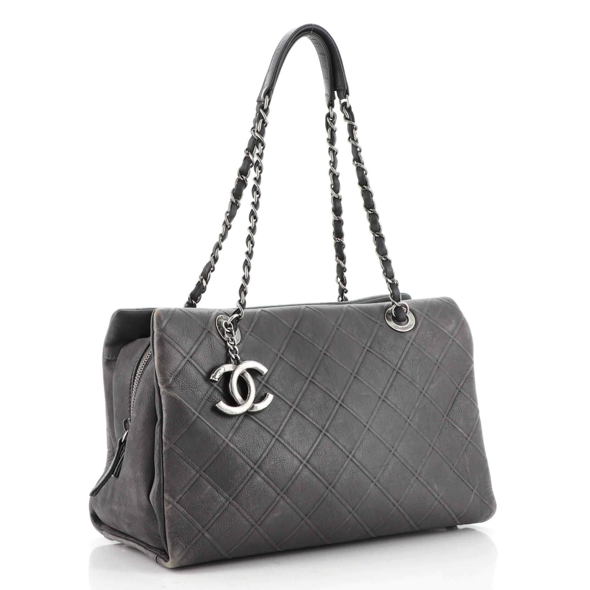 Chanel CC Zip Einkaufstasche aus Kalbsleder mit Diamantprägung Groß (Schwarz)