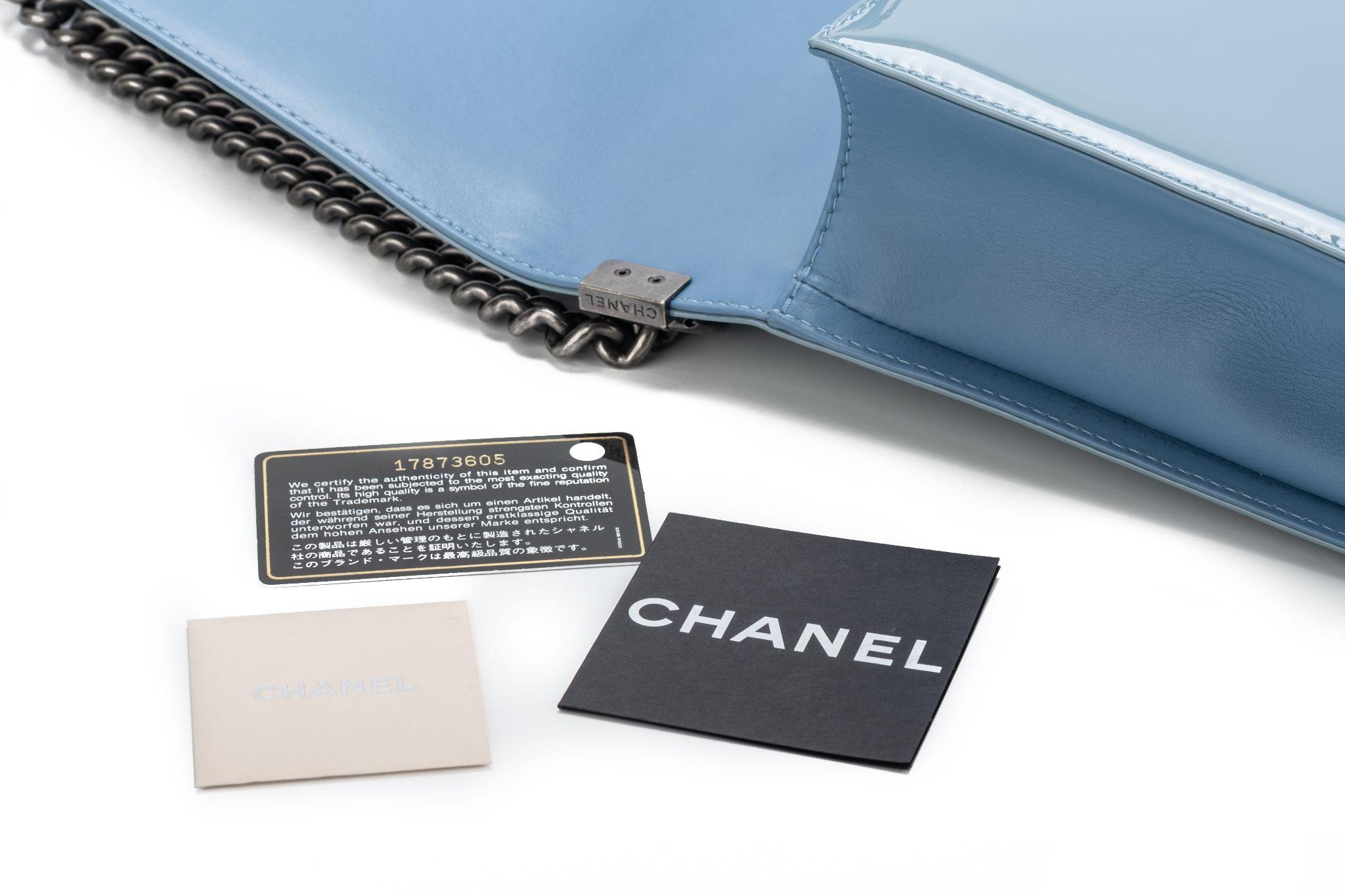 Chanel Celeste Jumbo Boy Bag aus Lackleder Jumbo im Angebot 13
