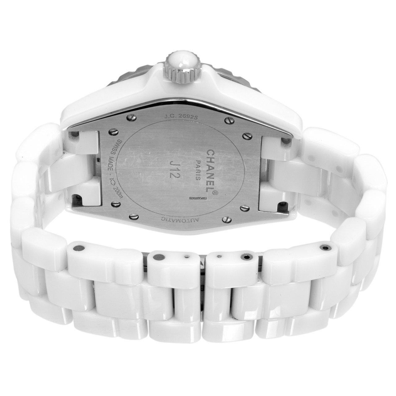 Women's Chanel J12 White Ceramic and Stainless Steel Watch with Fixed Bezel In Excellent Condition In Miami, FL
