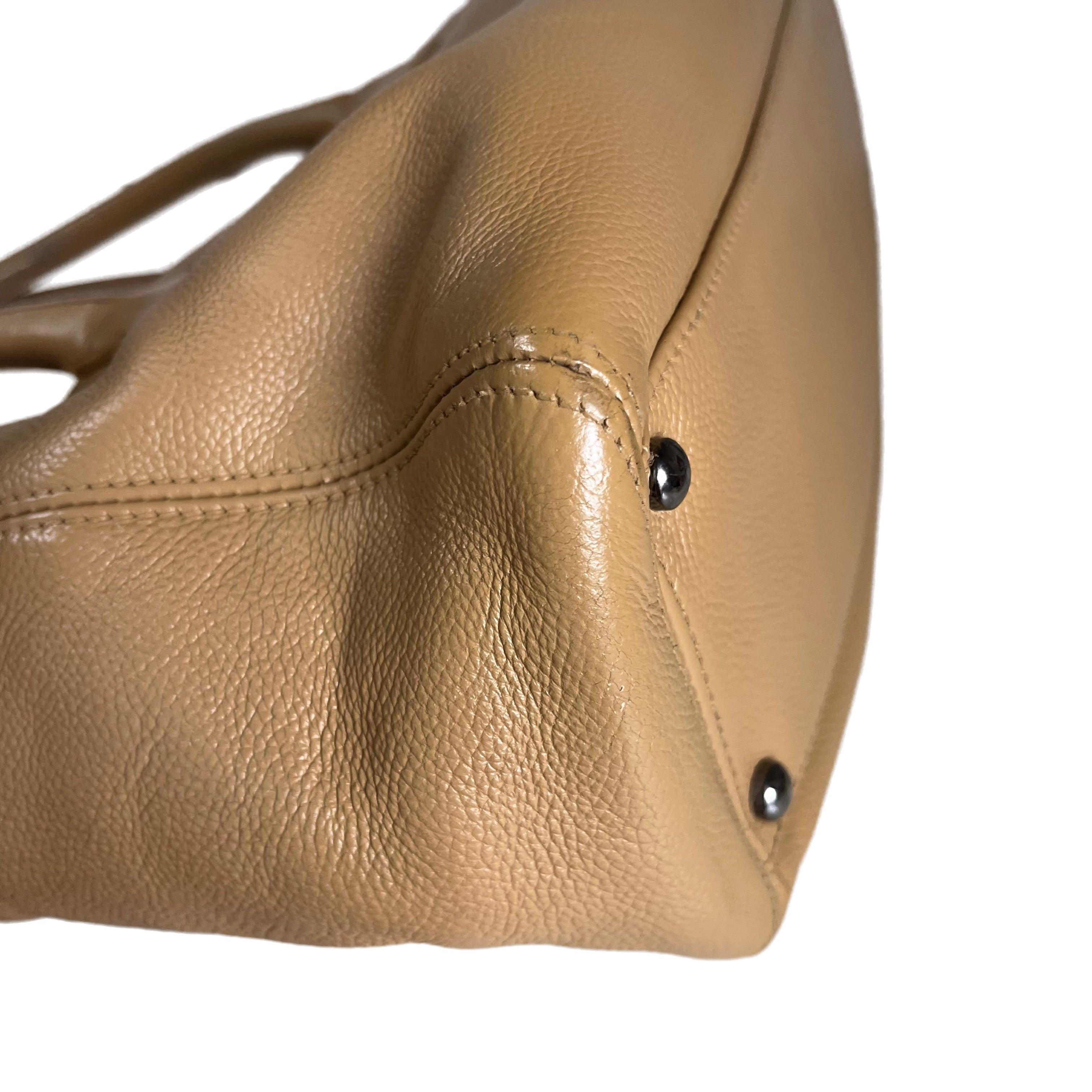 Chanel Cerf Executive 2005 East West Small Camel Caviar Leather Handbag For Sale 6