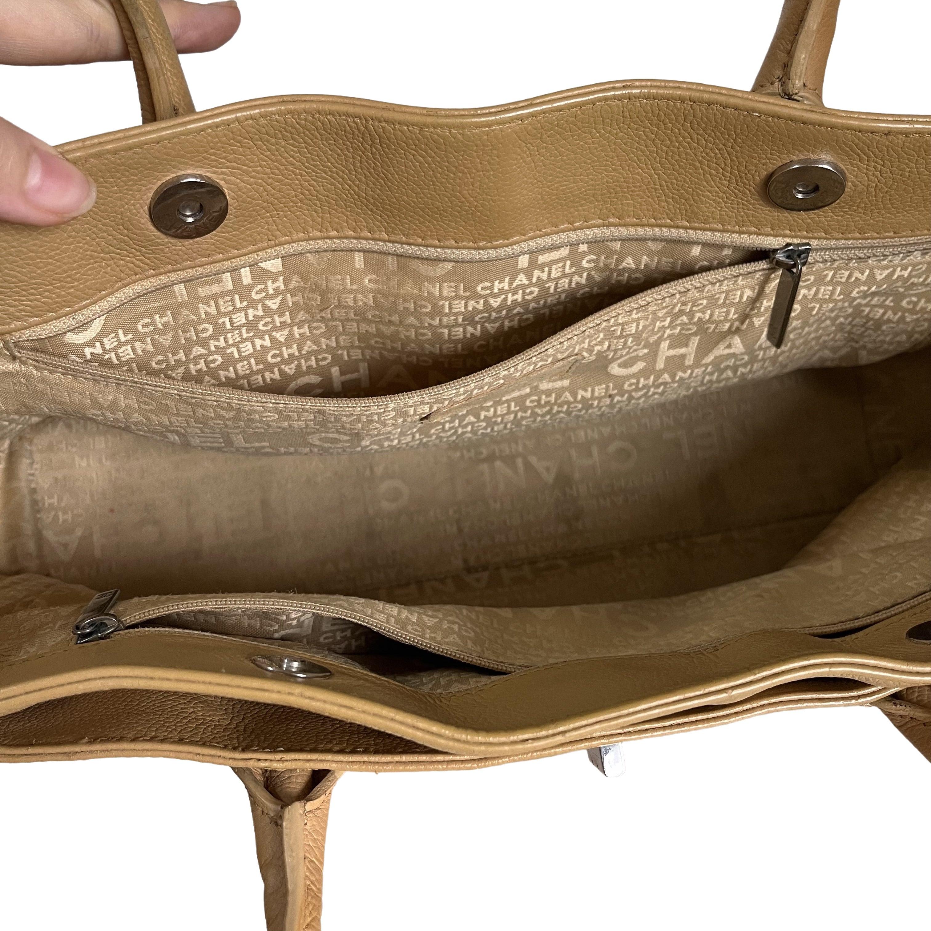 Chanel Cerf Executive 2005 East West Small Camel Caviar Leather Handbag For Sale 11